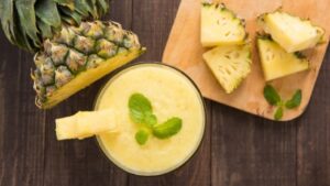 Pineapple and green tea smoothie