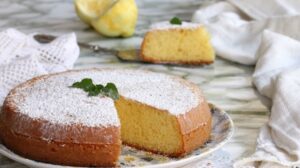 Lemon cake scented with bergamot tea